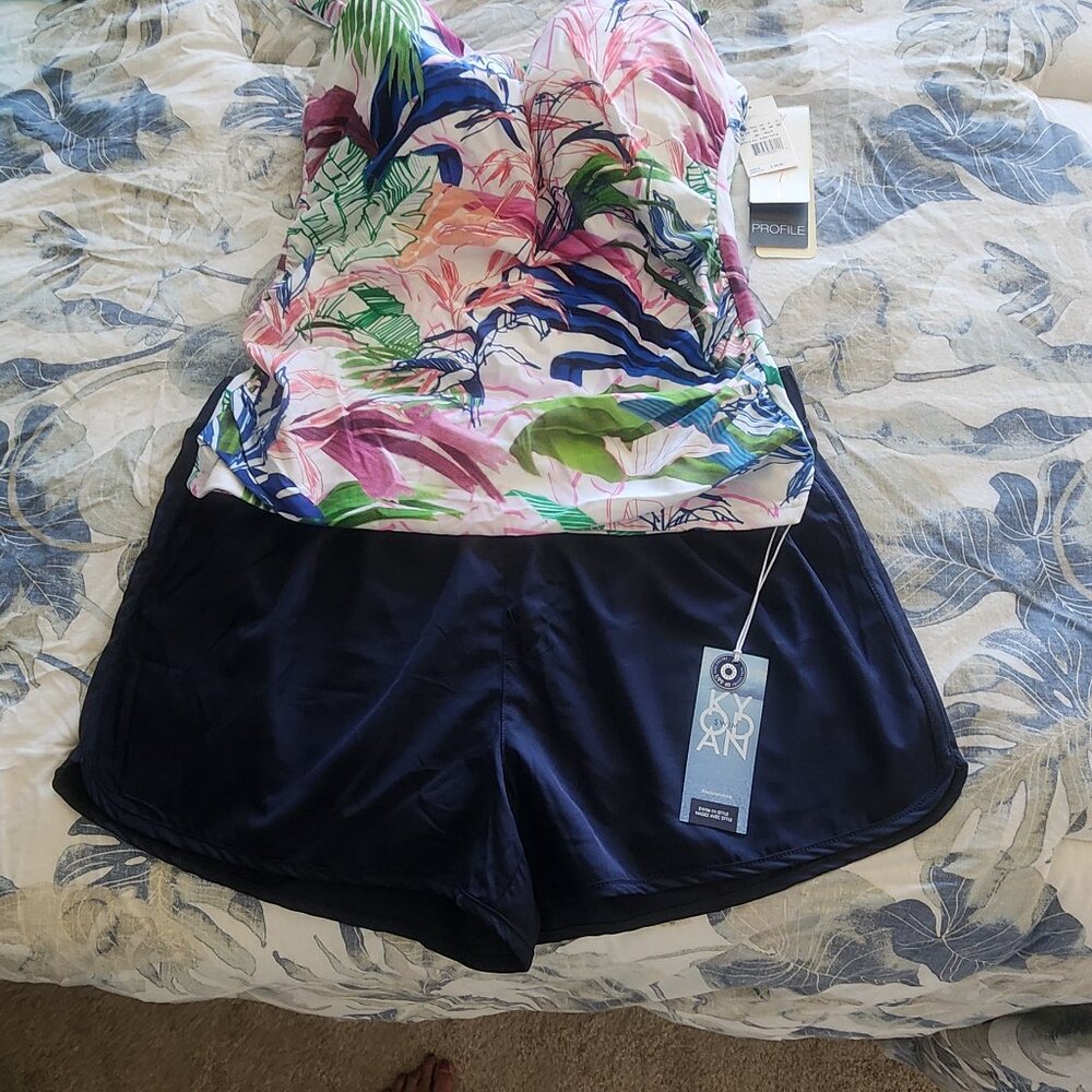 Gottex and Kyodan swim set. Tankini and board short bottom. 40D top an XL bottom